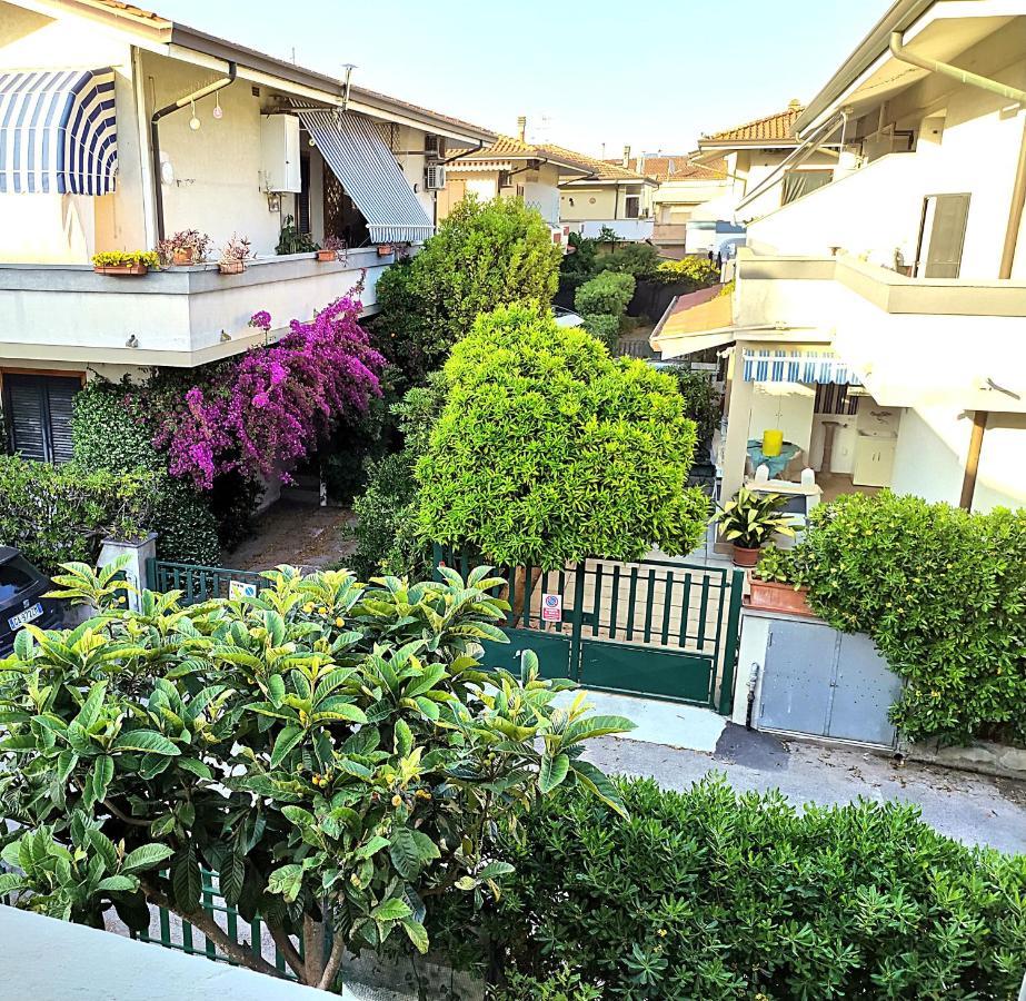 Tra Puccini Ed Il Mare Apartman Torre del Lago Puccini Kültér fotó