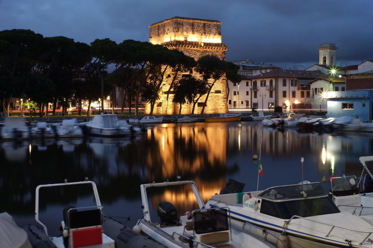Tra Puccini Ed Il Mare Apartman Torre del Lago Puccini Kültér fotó