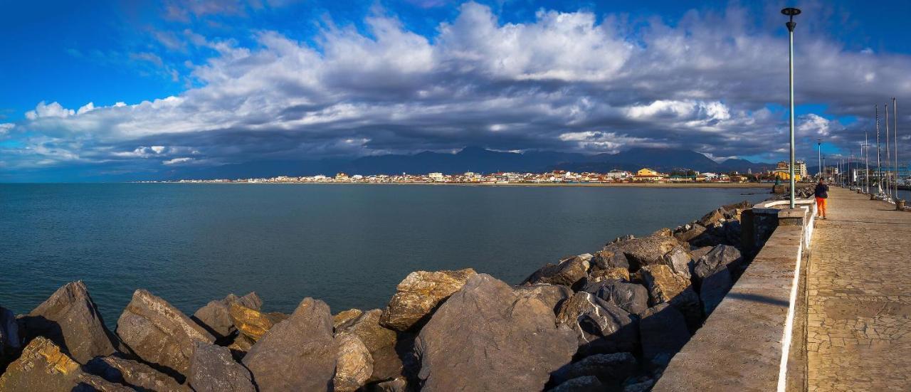 Tra Puccini Ed Il Mare Apartman Torre del Lago Puccini Kültér fotó